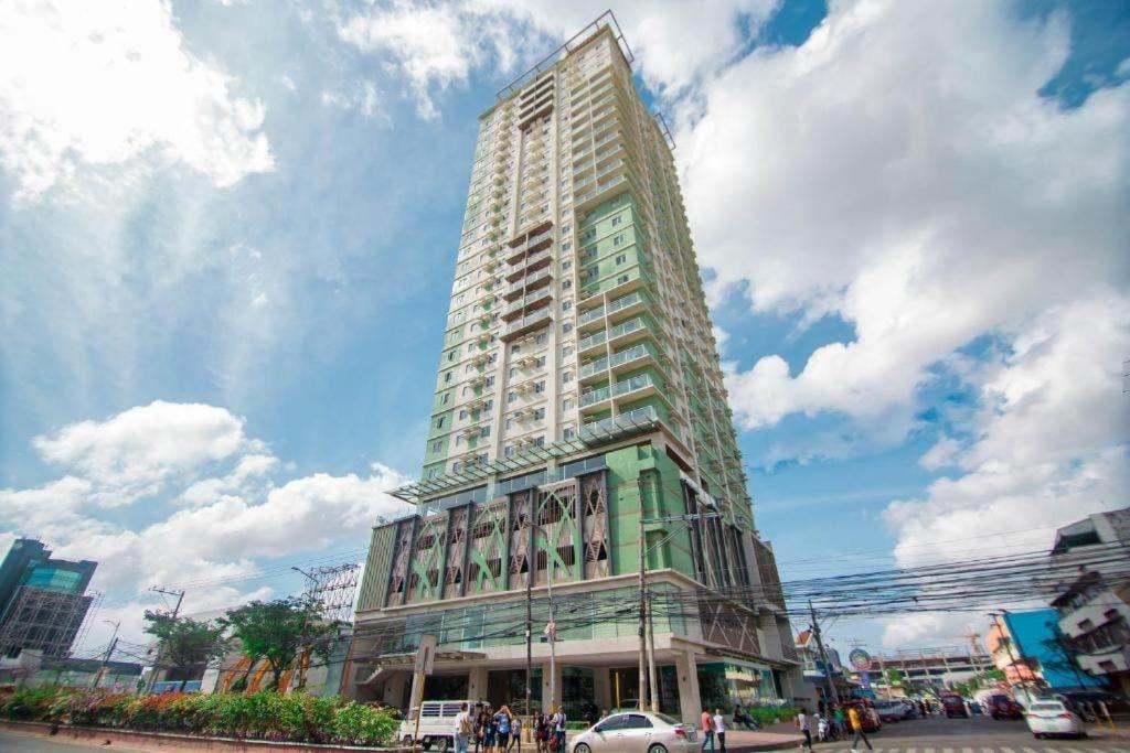 2313 Sun Vida Tower Aparthotel Cebu Esterno foto